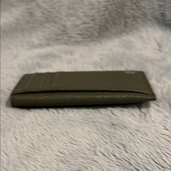 MCM Unisex Green Leather Wallet Compact Design - Picture 5 of 10